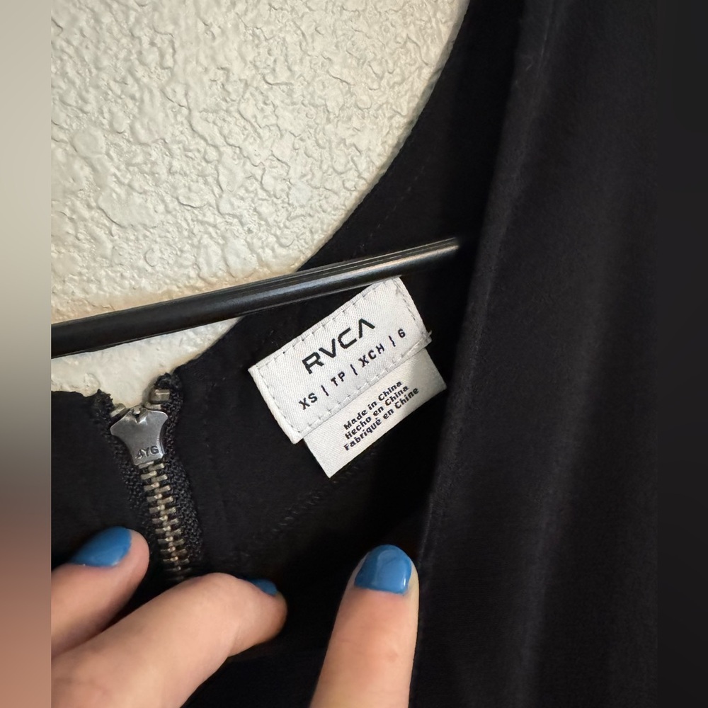 NWT RVCA Black Cold Shoulder Romper - Picture 2 of 4